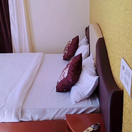 Paradise Hotel For Couples 아부 산 외부 사진