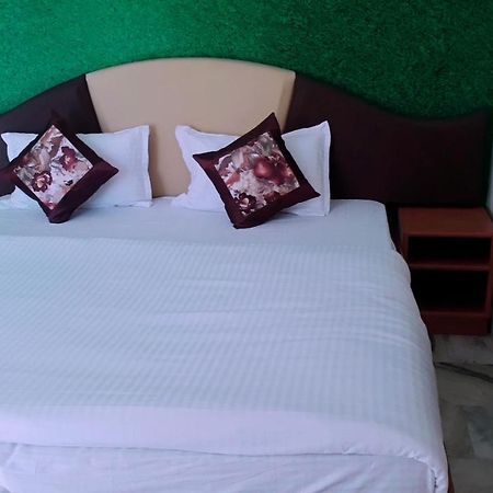 Paradise Hotel For Couples 아부 산 외부 사진
