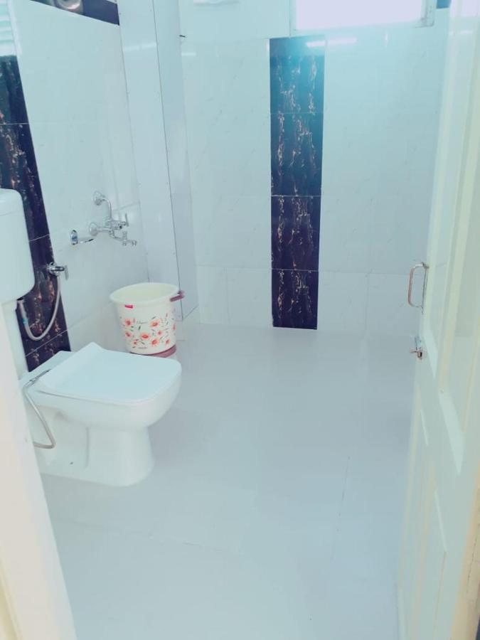 Paradise Hotel For Couples 아부 산 외부 사진