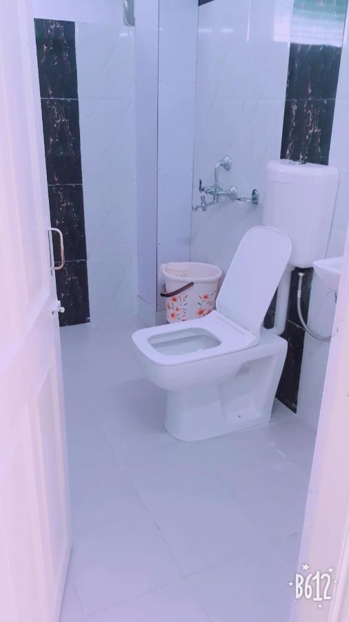 Paradise Hotel For Couples 아부 산 외부 사진