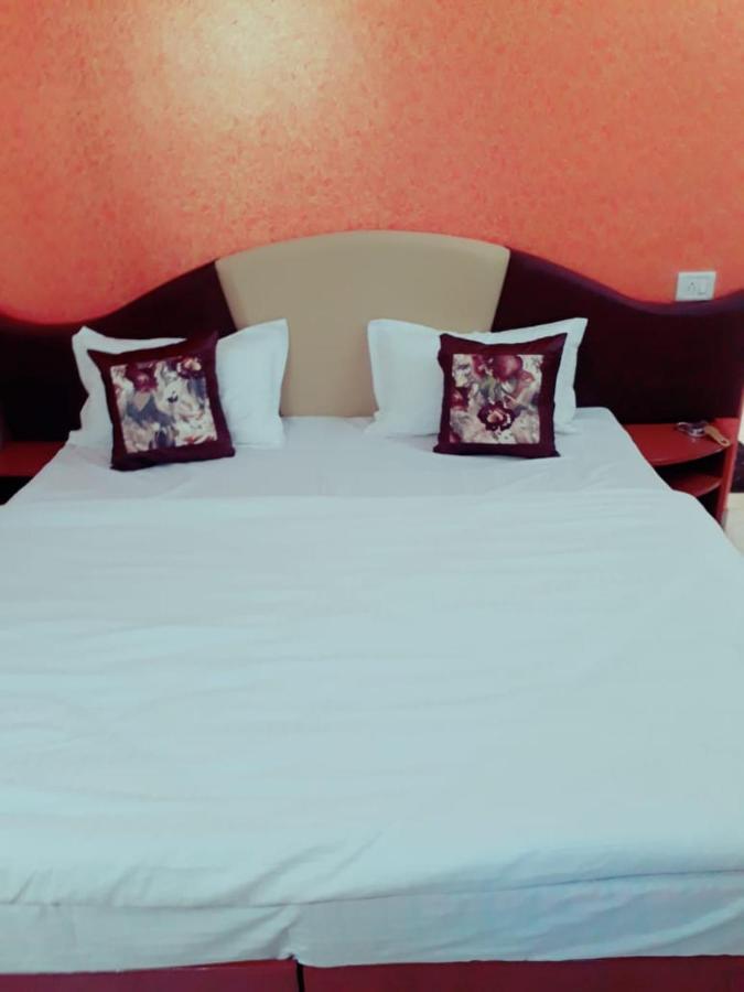 Paradise Hotel For Couples 아부 산 외부 사진