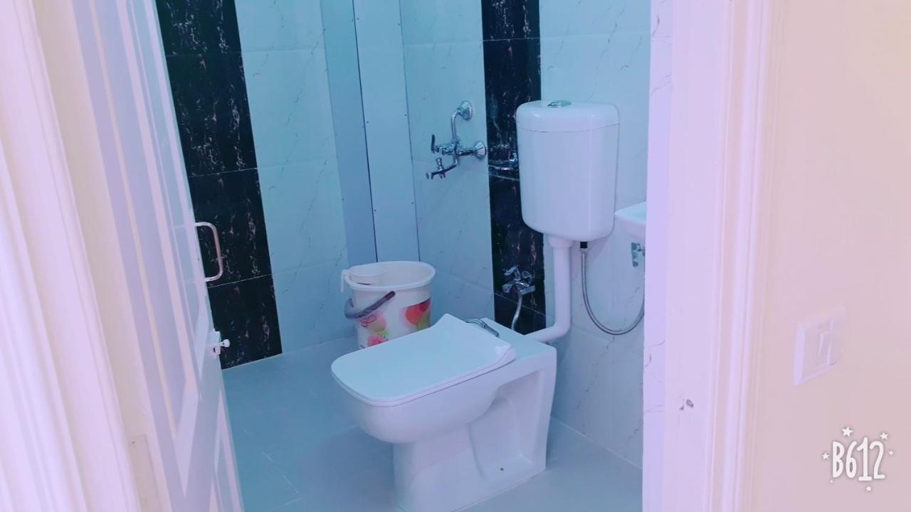 Paradise Hotel For Couples 아부 산 외부 사진