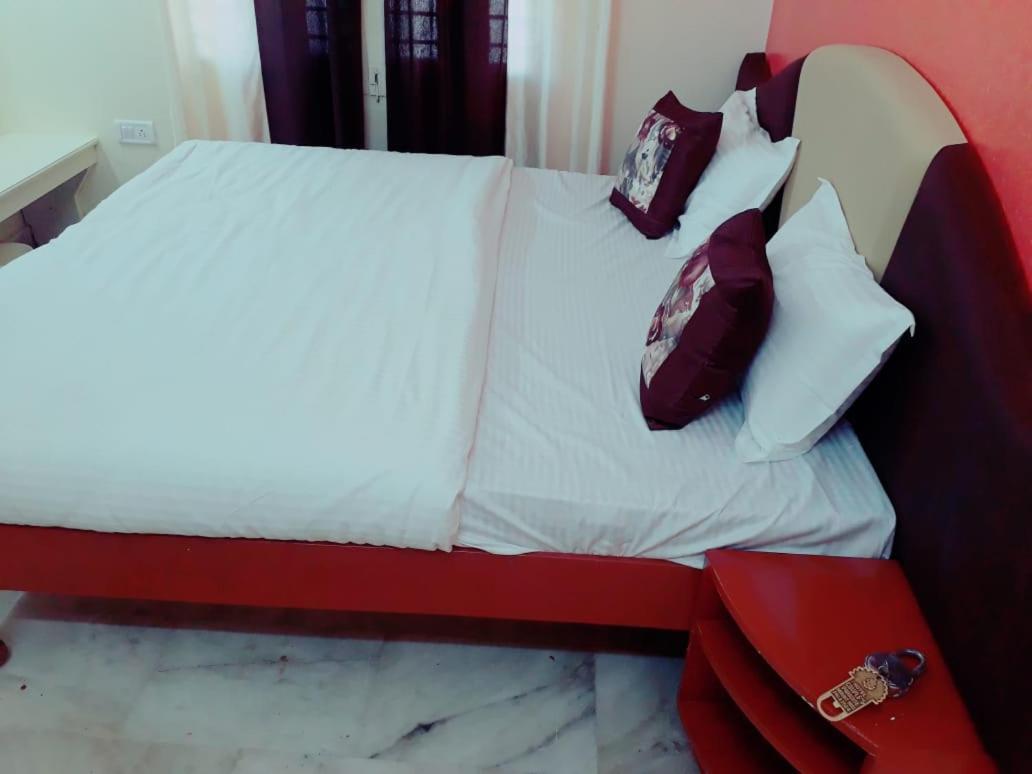 Paradise Hotel For Couples 아부 산 외부 사진
