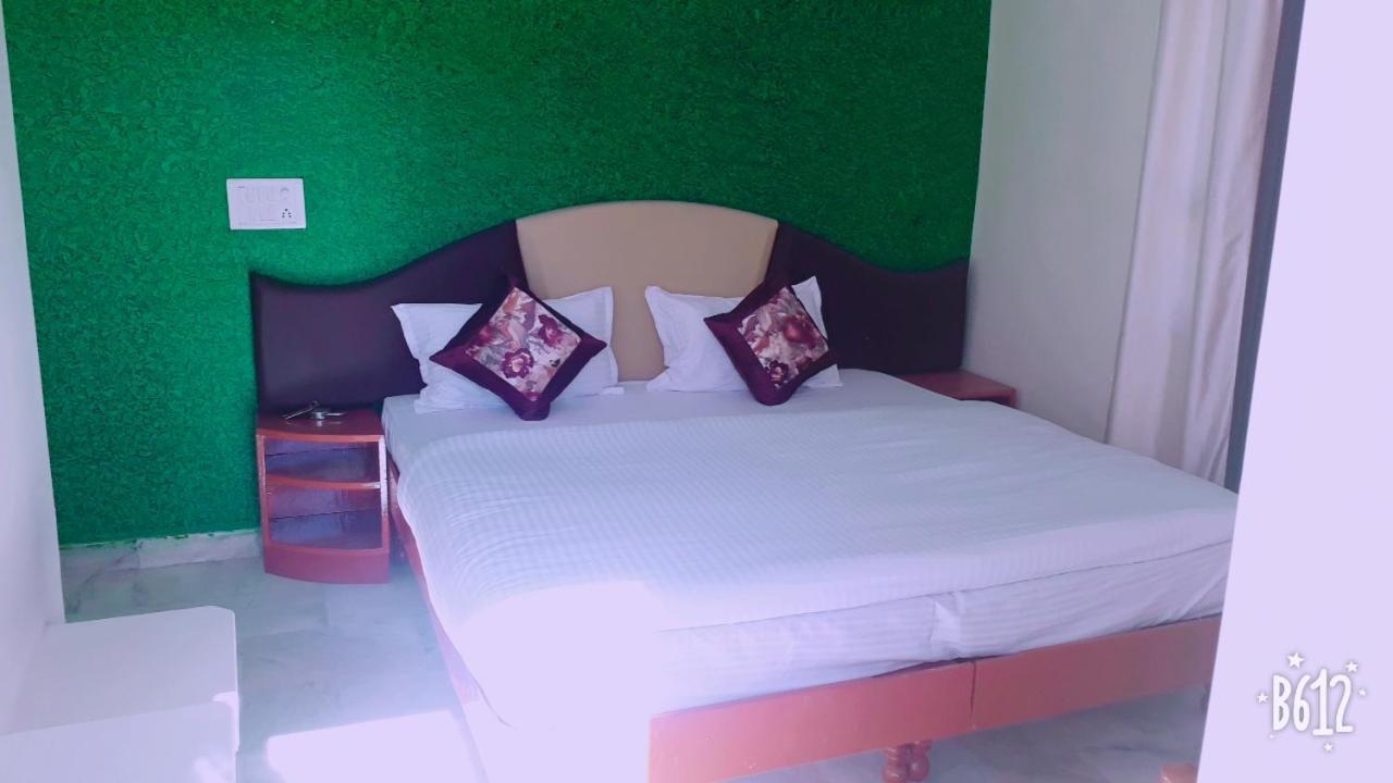 Paradise Hotel For Couples 아부 산 외부 사진